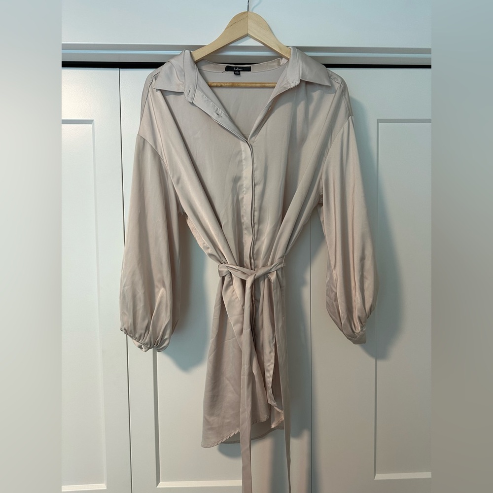 Lulus Size S cream silky tie dress